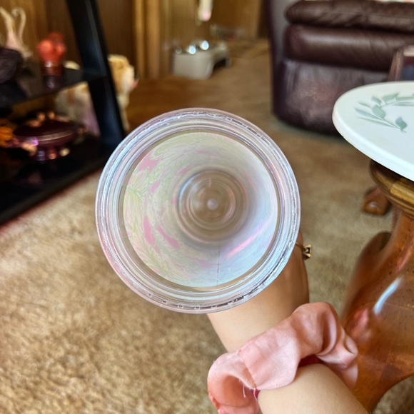 Lilly Pulitzer Tumbler 16 Oz Insulated Screw On Lid Elephant Ear Beach. - Picture 6 of 15